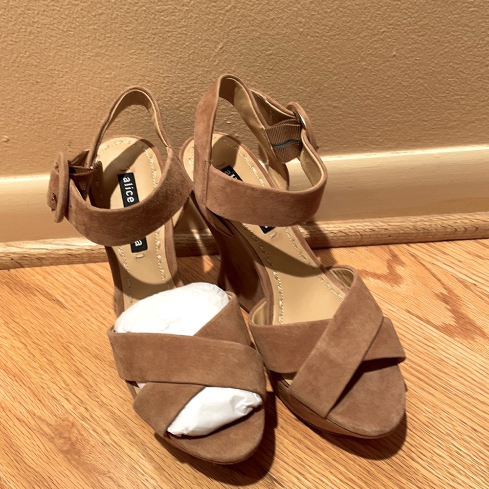 Suede platform shoes